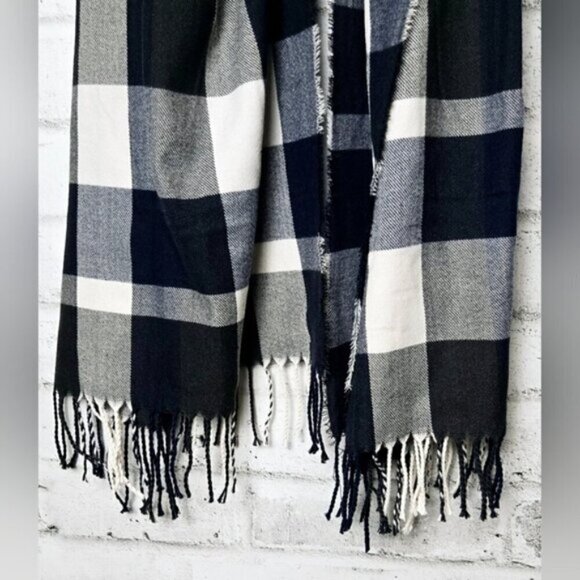Plush Blue and black Gray Plaid Scarf Cozy Warm Winter Shawl Oversize - Picture 4 of 11